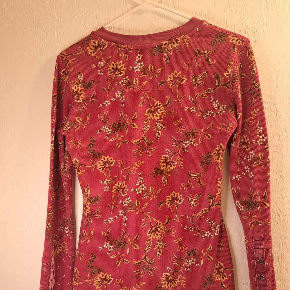 Sundance Rose Floral Long Sleeve Tee - Picture 7 of 7